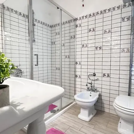 Center, Modern House With Ac And Wi-fi