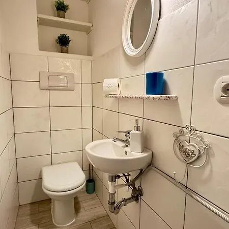 Apartment Center, Modern House With Ac And Wi-fi *