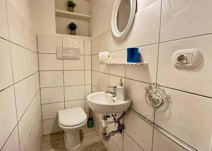 Appartement Center, Modern House With Ac And Wi-fi *